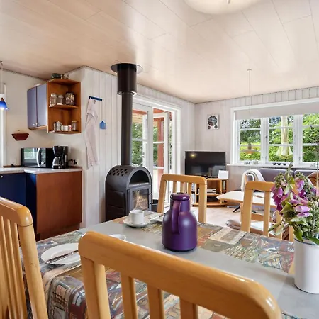 2 Bedroom Stunning In Skjern * Halby